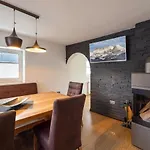 Haus Milan * 蒂罗的圣约翰